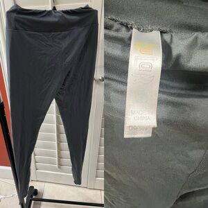 LuLaRoe leggings, OS (size 2-10)